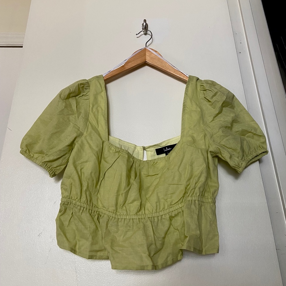 Lulu’s cropped peplum top